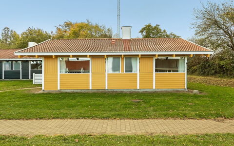 Boris - 500M from the Sea: Woongebied, Dak, Voorstad, Oprit, Landgoed, Schoorsteen