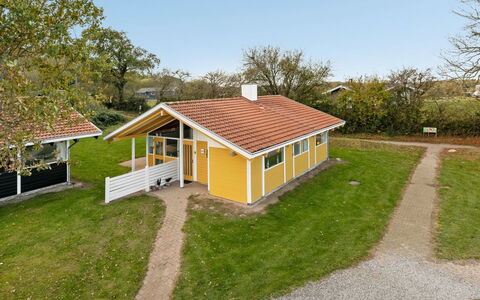 Boris - 500M from the Sea: Woongebied, Dak, Voorstad, Oprit, Landgoed, Schoorsteen