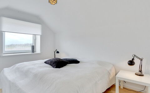 Ewelina - 15Km from the Sea: Bed, Slaapkamer, Interieur Ontwerp, Plafond, Bedding, Linens, Laken, Meubilair, Lichte Inrichting, Flooring