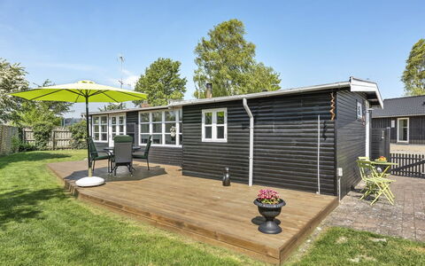 Tyyni - 75M from the Sea: Dak, Huis, Huis, Verblijf, Siding, Landgoed, Oprit, Garden Gebouwen, Werf, Schuur