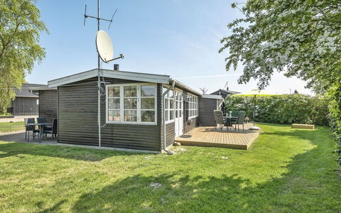 Tyyni - 75M from the Sea: Dak, Huis, Huis, Verblijf, Siding, Landgoed, Oprit, Garden Gebouwen, Werf, Schuur