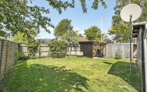 Tyyni - 75M from the Sea: Dak, Huis, Huis, Verblijf, Siding, Landgoed, Oprit, Garden Gebouwen, Werf, Schuur