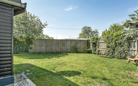 Tyyni - 75M from the Sea: Dak, Huis, Huis, Verblijf, Siding, Landgoed, Oprit, Garden Gebouwen, Werf, Schuur