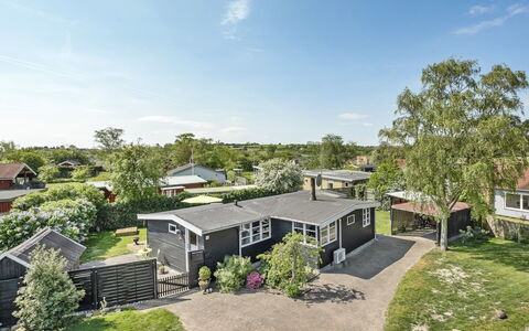 Tyyni - 75M from the Sea: Dak, Huis, Huis, Verblijf, Siding, Landgoed, Oprit, Garden Gebouwen, Werf, Schuur