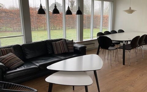 Luise - 800M from the Sea: Dak, Huis, Huis, Verblijf, Deur, Siding, Dek, Veranda, Plank, Hardwood
