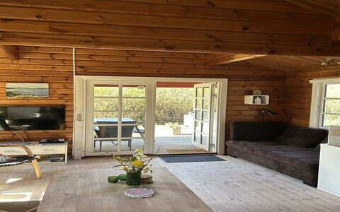 Ernestine - 500M to the Fjord: Appartement, Schaduw, Balkon, Stoel, Hek, Buitenmeubels, Aluminium, Kunstgras