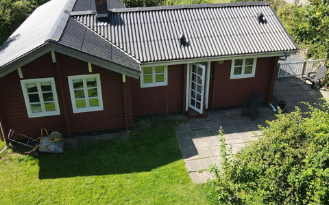 Ernestine - 500M to the Fjord: Gras, Hout, Huis, Dak, Huis, Verblijf, Struik, Siding, Deur, Landelijk Gebied
