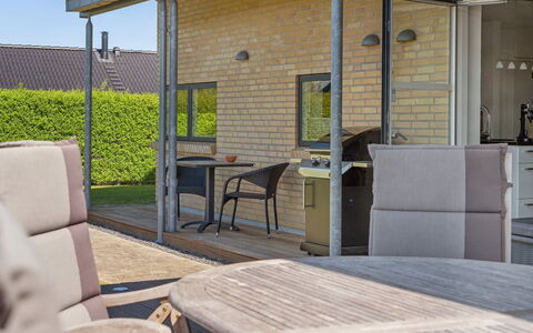 Hans - 700M from the Sea: Dak, Huis, Huis, Verblijf, Siding, Landgoed, Oprit, Garden Gebouwen, Werf, Schuur