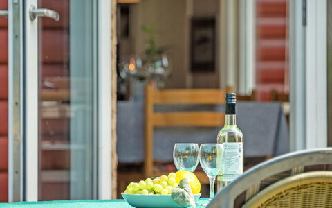 Tess - 50M from the Sea: Meubilair, Stoel, Tafel, Hout, Interieur Ontwerp, Tableware, Keuken En Eettafel, Verlichting, Drinkware, Eetkamer