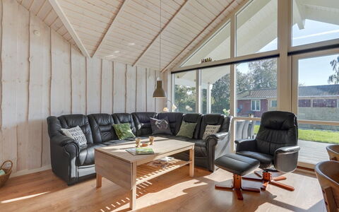 Hellena - 90M from the Sea: Architectuur, Dak, Huis, Samengesteld Materiaal, Daylighting, Siding, Oprit