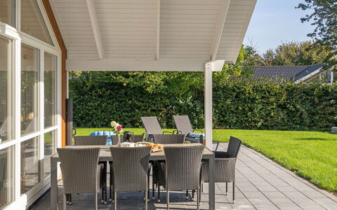 Hellena - 90M from the Sea: Architectuur, Dak, Huis, Samengesteld Materiaal, Daylighting, Siding, Oprit