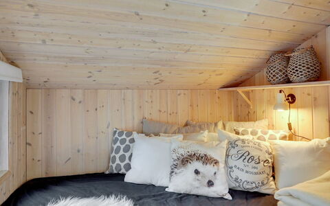 Kea - 30Km from the Sea: Meubilair, Interieur Ontwerp, Slaapkamer, Bed, Hout, Linens, Bedding, Laken, Verdieping, Textiel