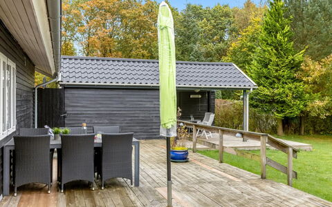 Siiri - 28Km from the Sea: Gras, Grasland, Landschap, Ecoregio, Plain, Plantengemeenschap, Land Lot, Buitenmeubels, Prairie, Shrubland