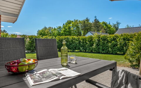 Erp - 10Km from the Sea: Dak, Huis, Huis, Verblijf, Deur, Siding, Dek, Veranda, Plank, Hardwood