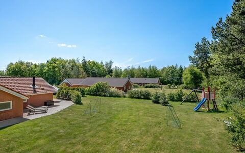 Erp - 10Km from the Sea: Dak, Huis, Huis, Verblijf, Deur, Siding, Dek, Veranda, Plank, Hardwood