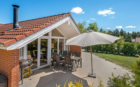 Erp - 10Km from the Sea: Dak, Huis, Huis, Verblijf, Deur, Siding, Dek, Veranda, Plank, Hardwood