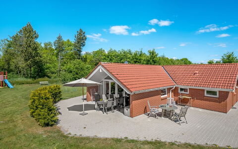 Erp - 10Km from the Sea: Dak, Huis, Huis, Verblijf, Deur, Siding, Dek, Veranda, Plank, Hardwood