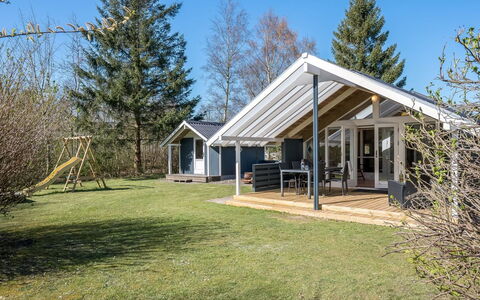 Snefrid - 12Km from the Sea: Plafond, Flooring, Interieur Ontwerp, Verdieping, Samengesteld Materiaal, Meubilair, Toevlucht, Hotel, Ontwerp, Daylighting
