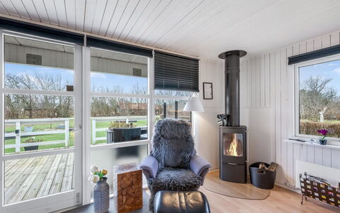 Fritzie - 600M to the Fjord: Huis, Dak, Huis, Verblijf, Struik, Groundcover, Landgoed, Boerderij, Siding, Garden Gebouwen