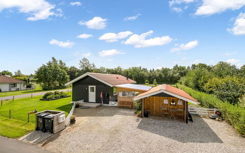 Fritzie - 600M to the Fjord: Huis, Dak, Huis, Verblijf, Struik, Groundcover, Landgoed, Boerderij, Siding, Garden Gebouwen