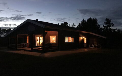 Ulvi - 300M to the Fjord: Hout, Dak, Architectuur, Huis, Huis, Verblijf, Siding, Hardwood, Helling, Landgoed