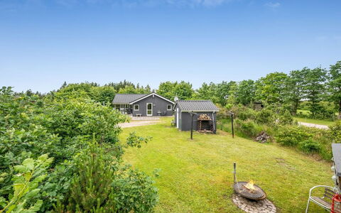 Valentin - 400M to the Fjord: Appartement, Schaduw, Balkon, Stoel, Hek, Buitenmeubels, Aluminium, Kunstgras