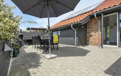Donka - 300M to the Fjord: Dak, Huis, Land Lot, Huis, Verblijf, Landgoed, Garden Gebouwen, Schaduw, Blokhut, Landscaping