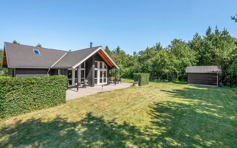 Yvonna - 350M to the Fjord: Huis, Huis, Verblijf, Dak, Landgoed, Tuin, Siding, Gazon, Boerderij, Garden Gebouwen