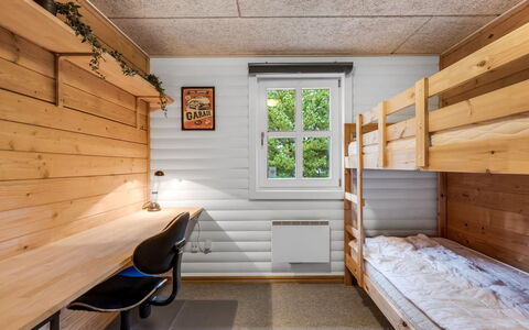 Yvonna - 350M to the Fjord: Hout, Architectuur, Dak, Huis, Huis, Verblijf, Deur, Siding, Garden Gebouwen, Hardwood