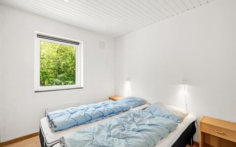 Aarni - 250M to the Fjord: Muur, Hout, Slaapkamer, Plafond, Interieur Ontwerp, Verdieping, Bed, Huis, Bedding, Bed Frame