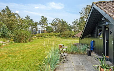 Raita - 350M to the Fjord: Meubilair, Hout, Interieur Ontwerp, Flooring, Verdieping, Stoel, Kamer, Plafond, Woonkamer, Appartement