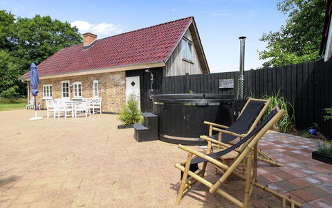 Malene - 700M to the Fjord: Dak, Huis, Huis, Verblijf, Siding, Landgoed, Oprit, Garden Gebouwen, Werf, Schuur