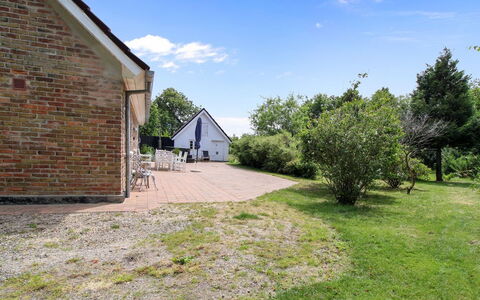 Malene - 700M to the Fjord: Dak, Huis, Huis, Verblijf, Siding, Landgoed, Oprit, Garden Gebouwen, Werf, Schuur