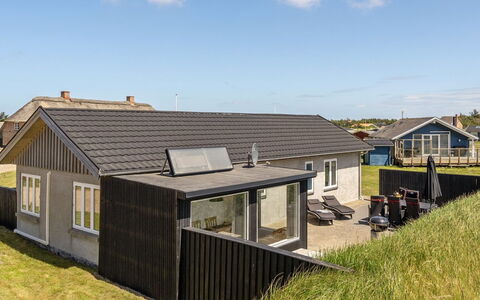Ludwik - 150M from the Sea: Architectuur, Dak, Huis, Samengesteld Materiaal, Daylighting, Siding, Oprit