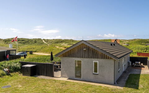 Ludwik - 150M from the Sea: Architectuur, Dak, Huis, Samengesteld Materiaal, Daylighting, Siding, Oprit