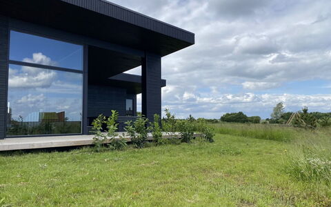 Anelle - 500M from the Sea: Verblijf, Huis, Huis, Dak, Veranda, Landgoed, Siding, Garden Gebouwen, Boerderij, Werf