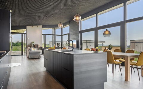 Anelle - 500M from the Sea: Keuken, Interieur Ontwerp, Flooring, Meubilair, Countertop, Plafond, Verdieping, Cabinetry, Lichte Inrichting, Huishoudapparatuur