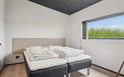 Anelle - 500M from the Sea: Plafond, Interieur Ontwerp, Slaapkamer, Kamer, Bed, Bed Frame, Lichte Inrichting, Bedding, Ontwerp