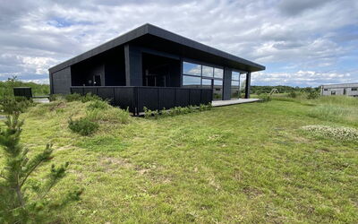 Anelle - 500M from the Sea