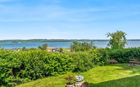 Stjerne - 300M from the Sea: Blauw, Groen, Struik, Landschap, Land Lot, Kust En Oceanic Landvormen, Zee, Tuin, Gazon