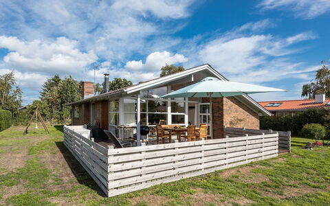 Hilmer - from the Sea: Huis, Huis, Dak, Verblijf, Land Lot, Deur, Siding, Veranda, Schaduw, Landgoed