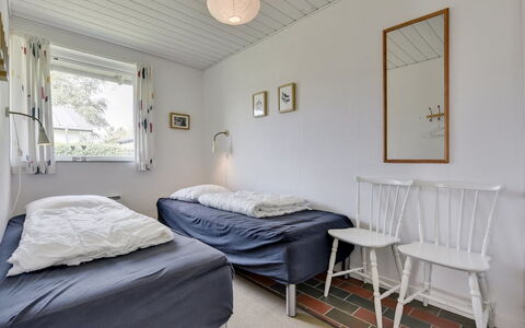 Hilmer - from the Sea: Slaapkamer, Interieur Ontwerp, Bed, Meubilair, Verdieping, Plafond, Flooring, Laken, Bedding, Huis