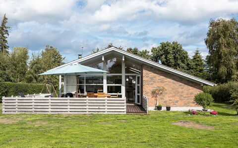 Hilmer - from the Sea: Dak, Huis, Huis, Verblijf, Siding, Landgoed, Oprit, Garden Gebouwen, Werf, Schuur