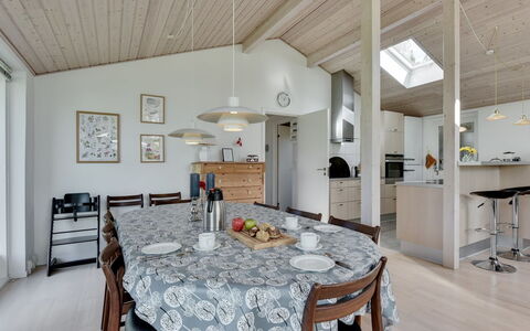 Hilmer - from the Sea: Dak, Huis, Huis, Verblijf, Siding, Landgoed, Oprit, Garden Gebouwen, Werf, Schuur