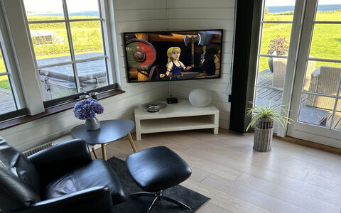 Orsa - 80M from the Sea: Meubilair, Interieur Ontwerp, Flooring, Verdieping, Hout, Televisie, Woonkamer, Verlichting, Kamer, Televisietoestel