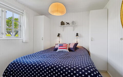 Ekatarina - 125M from the Sea: Slaapkamer, Hout, Bed, Interieur Ontwerp, Bedding, Meubilair, Laken, Plafond, Verdieping, Bed Frame