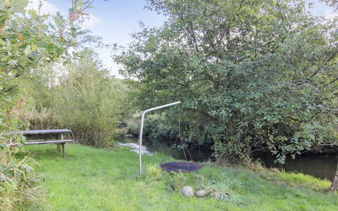 Terese - 45Km from the Sea: Plantengemeenschap, Zonlicht, Kruidachtige Plant, Tuin, Plantage, Landbouw, Boerderij