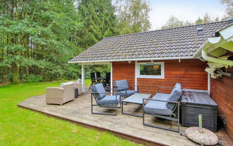 Ellica - 50Km from the Sea: Verblijf, Dak, Meubilair, Buitenmeubels, Tuin, Veranda, Dek, Stoel, Schaduw, Garden Gebouwen