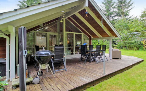Ellica - 50Km from the Sea: Verblijf, Huis, Veranda, Garden Gebouwen, Landgoed, Schaduw, Outdoor Structuur, Hardwood, Dek, Werf