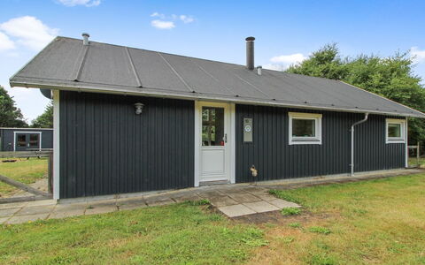 Daina - 400M to the Fjord: Verblijf, Huis, Huis, Dak, Veranda, Landgoed, Siding, Garden Gebouwen, Boerderij, Werf